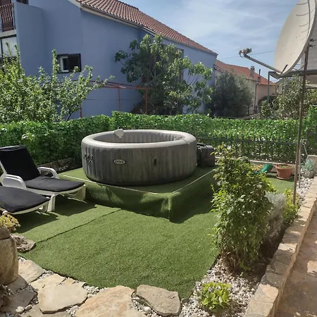 Mare Kuca Za Odmor Сasa de vacaciones *